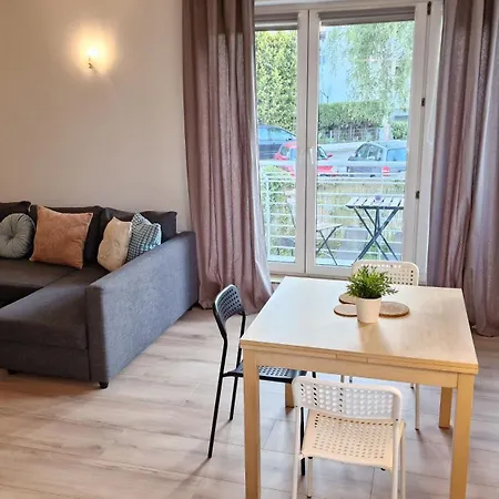 Bernadowska Lu Parking Ogrodek Balkon, 800m Plaza