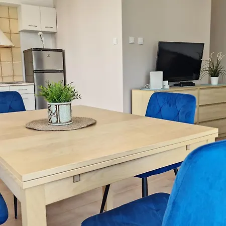 Bernadowska Lu Parking Ogródek Balkon, 800m *