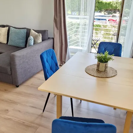 Bernadowska Lu Parking Ogródek Balkon, 800m *